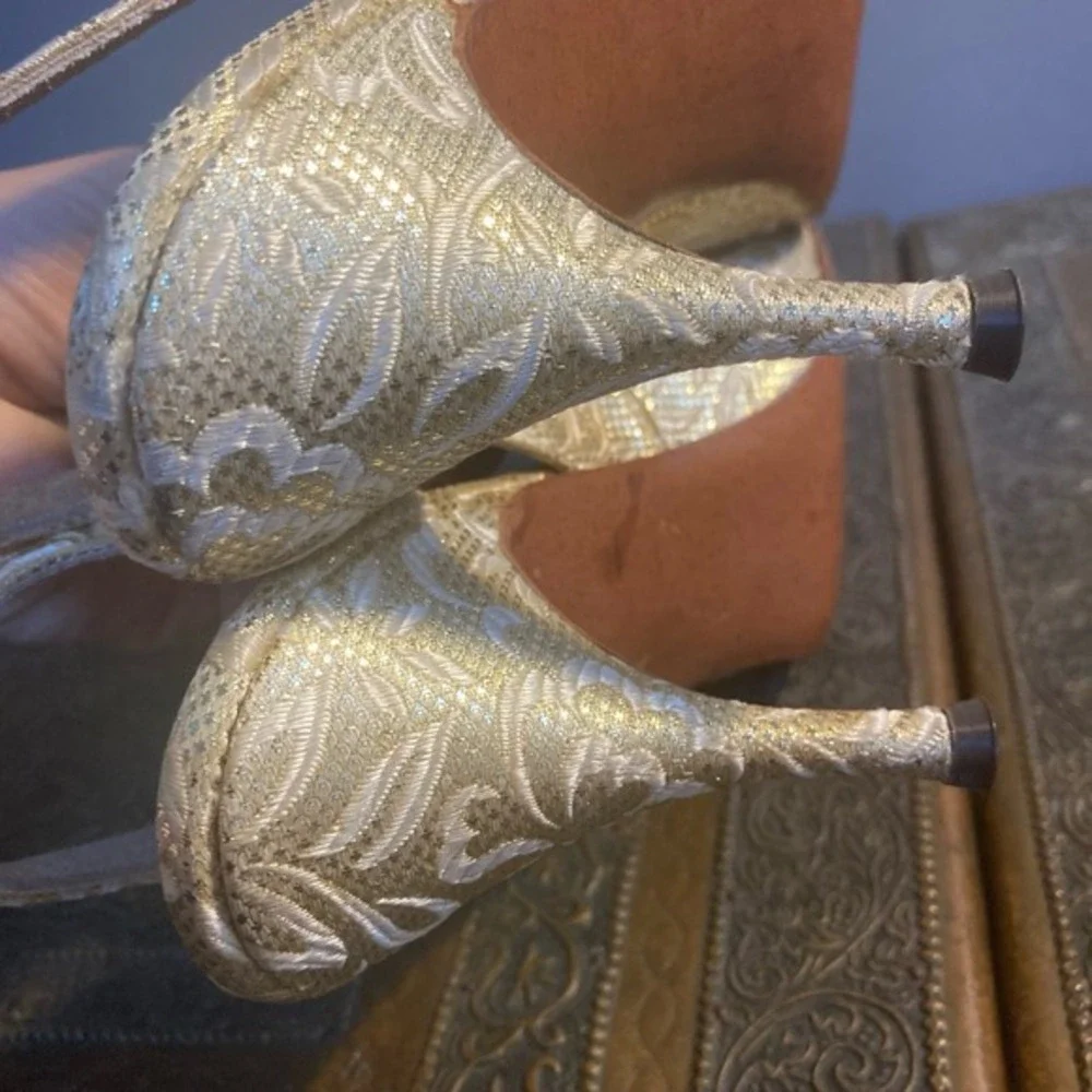 Andrew Geller its heels